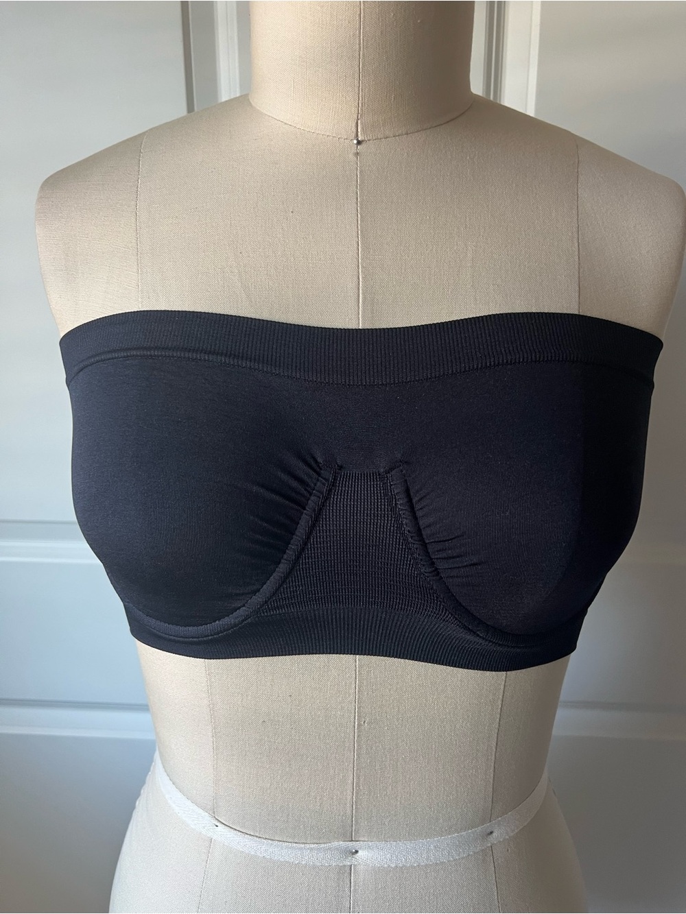 New Seamless Strapless Bandeau Bra - Black